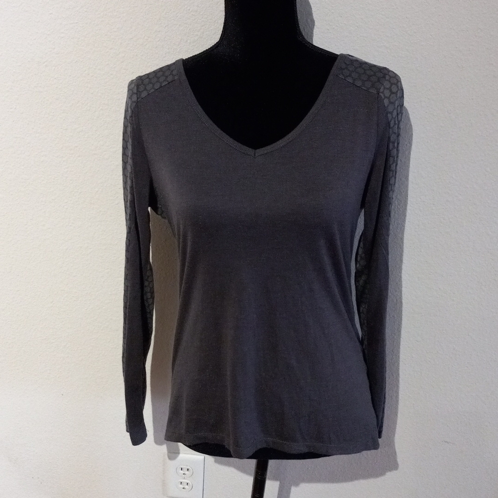 THE BALANCE COLLECTION small open back workout long sleeve tee